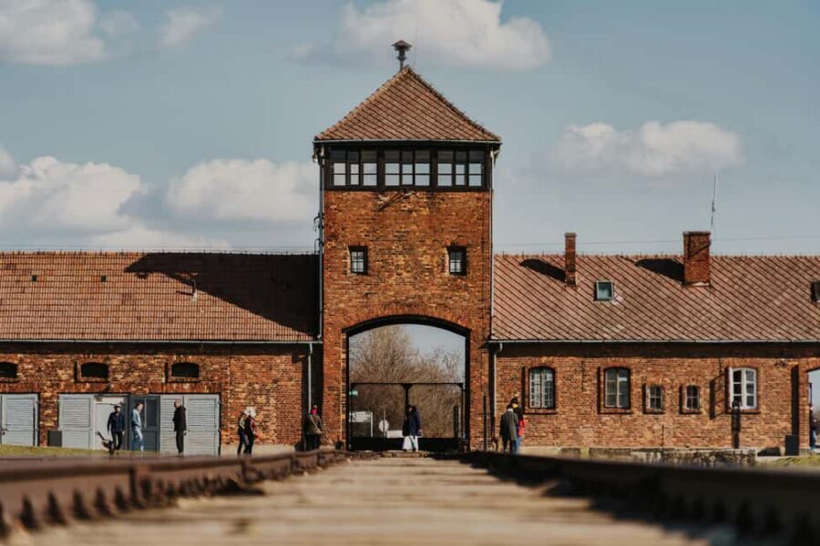 Krakow: Auschwitz-Birkenau Guided Tour with Transportation - Auschwitz I: the places that explain how the system worked