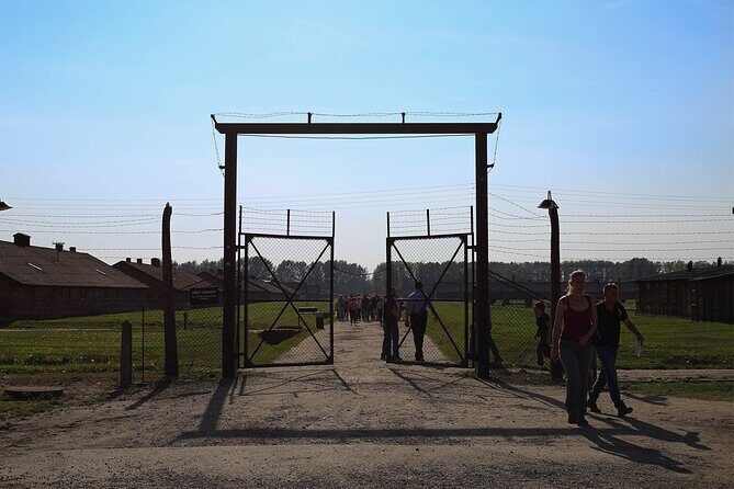 Krakow: Auschwitz Birkenau Museum With Private Transport - Why This Auschwitz Trip Requires a Very Early Start (Even in the Cold)