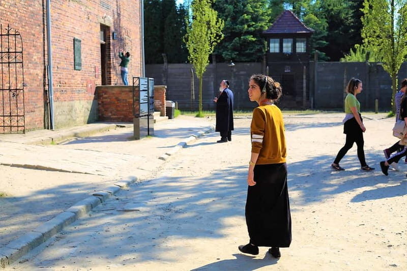 Krakow: Auschwitz-Birkenau Private Guided Tour - Price and value: is $695 per group worth it?