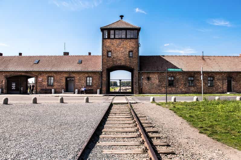 Krakow: Auschwitz-Birkenau & Wieliczka Salt Mine Day Tour - Key points before you go
