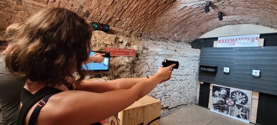Krakow: Axe Mate Club Shooting Range Entry Ticket - Safety briefing and stance coaching (Tomek and English guidance)
