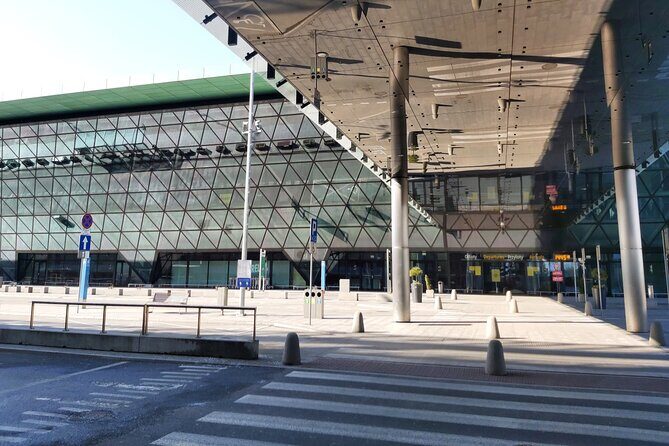 Kraków Balice Airport Transfer: Private One Way - Where Your Driver Finds You at Kraków Balice Arrivals