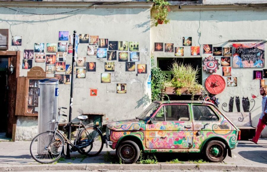 Krakow: Bike Tour of Old Town, Jewish Quarter and the Ghetto - Main Market Square, plus the quick rhythm of a guided photo stop