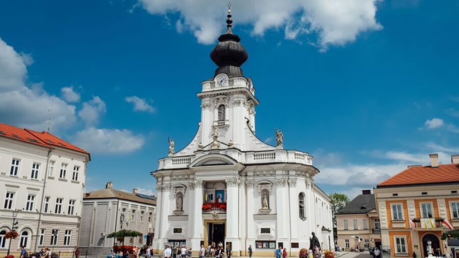 Krakow: Black Madonna of Częstochowa & Home of John Paul II - Timing, dress code, and practical tips for a long day