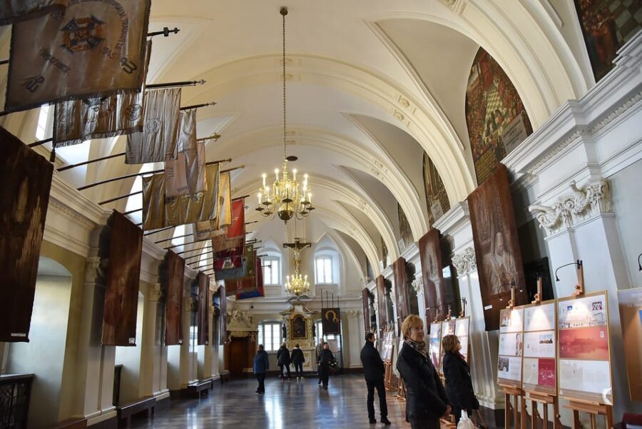 Krakow: Black Madonna Sanctuary of Czestochowa - Guided Tour - Should You Book This Day Trip?