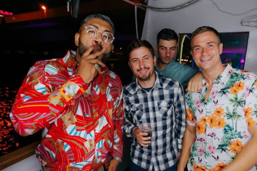 Krakow: Boat Party with Unlimited Drinks - What you’re really buying: a 5-hour party with structure