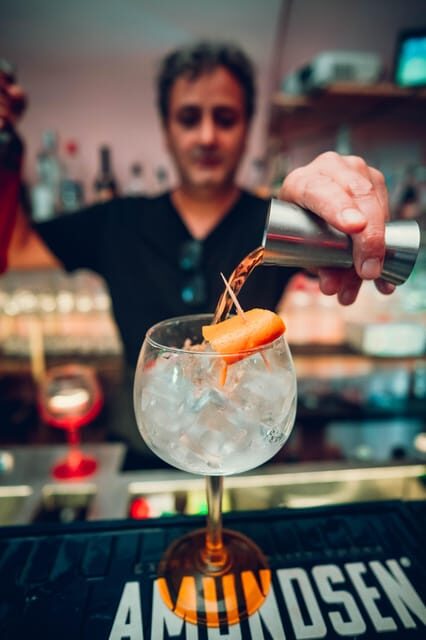 Krakow: Bottomless Brunch with 3-Course Meal and Drinks - Bottomless drinks: cocktails and spirits for two hours