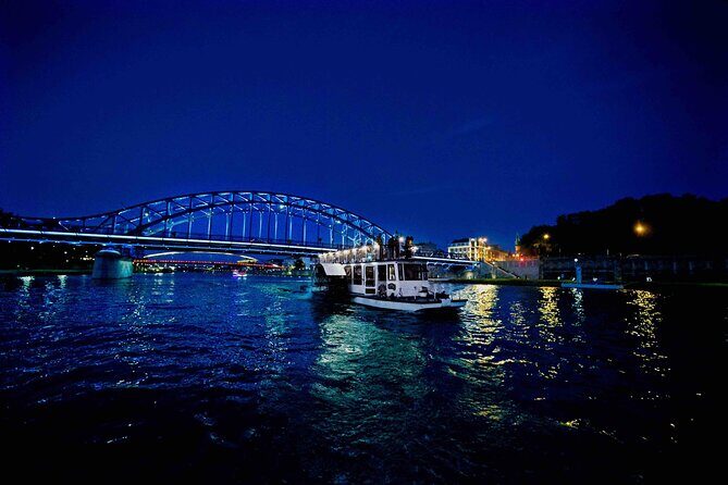 Krakow by night 60 minutes cruise The Vistula River Krakow - Weather and visibility: why fog changes everything