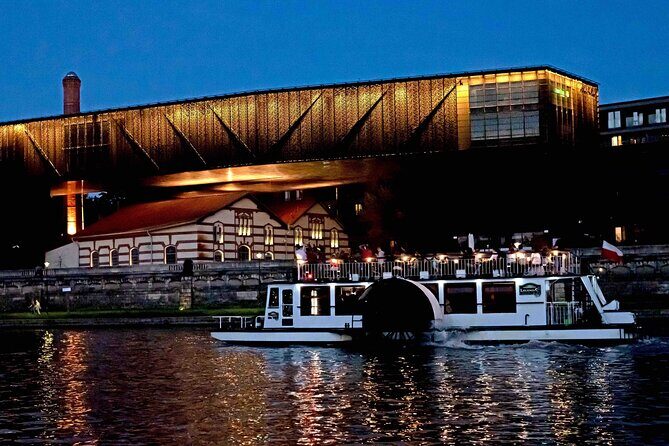 Krakow by night 60 minutes cruise The Vistula River Krakow - Timing and pacing: why the ride feels fast (in a good way)