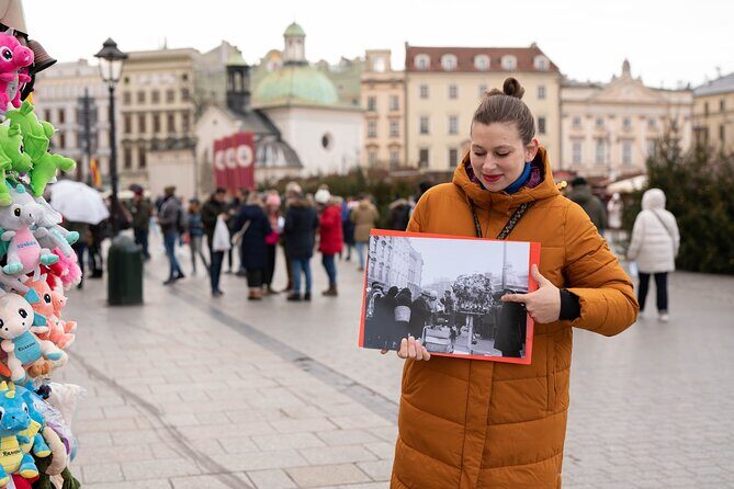 Krakow Christmas Market Immersive Tour - A wintery park stroll: a needed breather between market stops