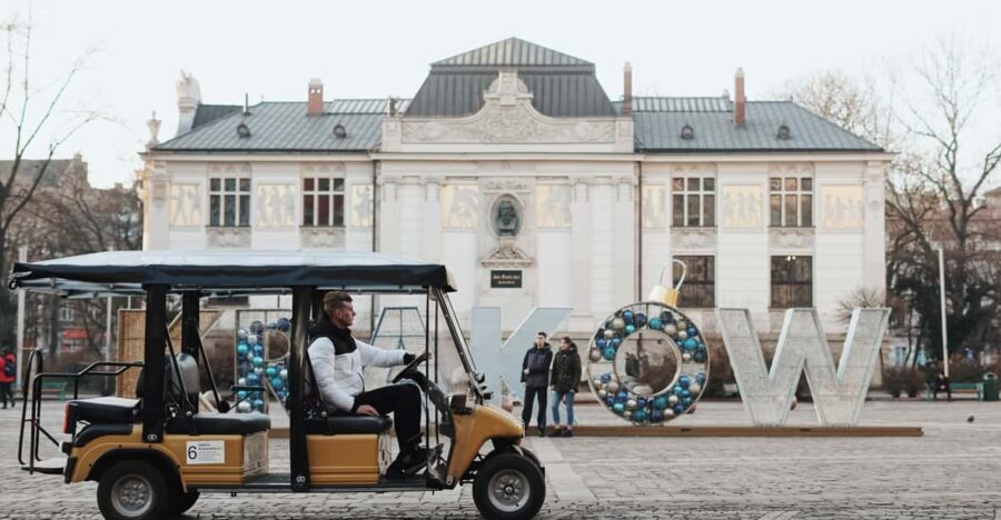 Krakow: City Sightseeing Tour by Golf Cart - Krakus Mound: the photo and the big-picture moment