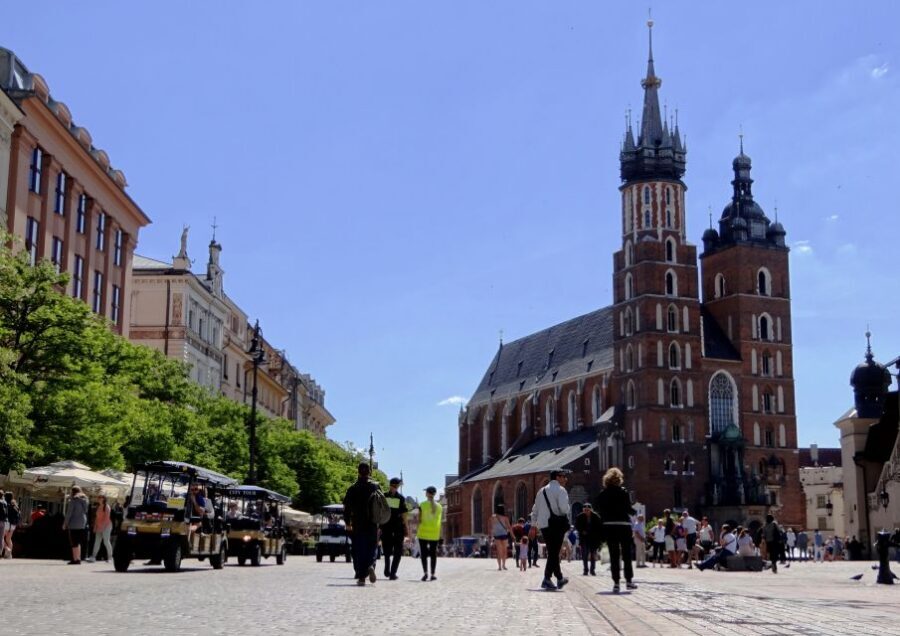 Krakow: City Tour by Electric Golf Cart - Comfort, Weather, and What to Bring (since Krakow can be cold)