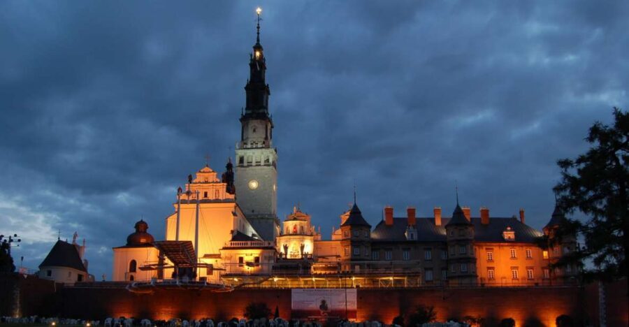 Krakow: Czestochowa Black Madonna Guided Day Tour & PickUp - Who this tour suits best (and who should consider another option)