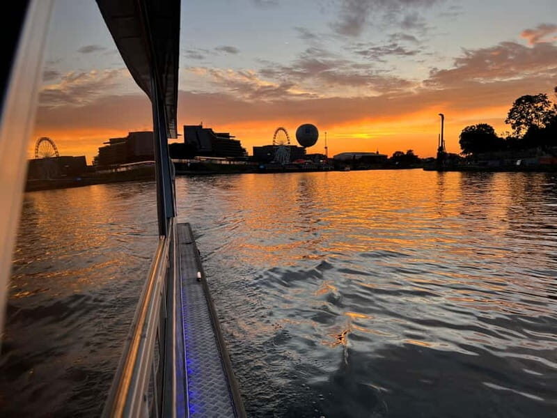 Krakow: Day or Night Vistula River Cruise with Audio Guide - Key things to notice before you board