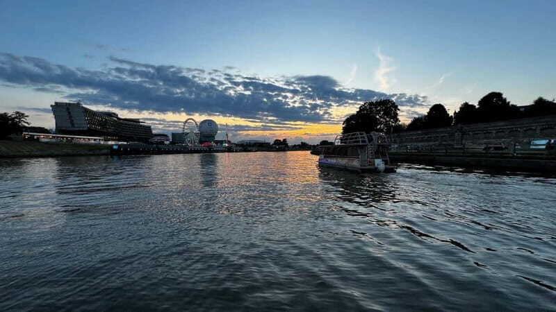 Krakow: Day or Night Vistula River Cruise with Audio Guide - A 45-minute Vistula reset: what the cruise really feels like