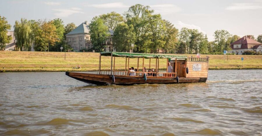 Krakow: Early Bird Vistula River Sightseeing Cruise - How to get to the Kapitan Victor pier by the Sheraton