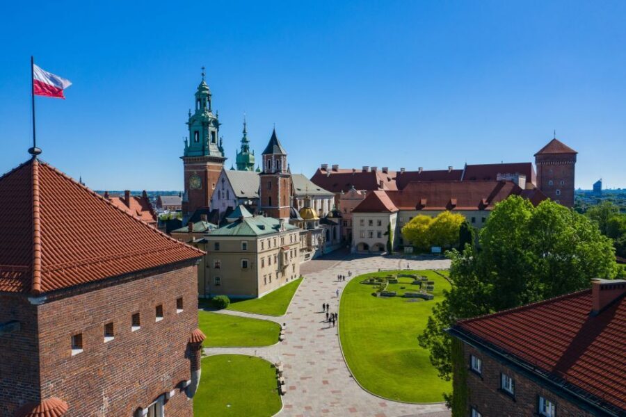 Krakow: Electric Car Sightseeing Tour - Entering Krakow’s Main Storylines in 90 Minutes