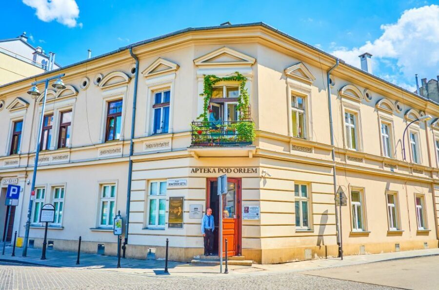 Krakow: Electric Car Sightseeing Tour - Old Town Drive-By: Wawel, Florian’s Gate, Barbican, and Planty