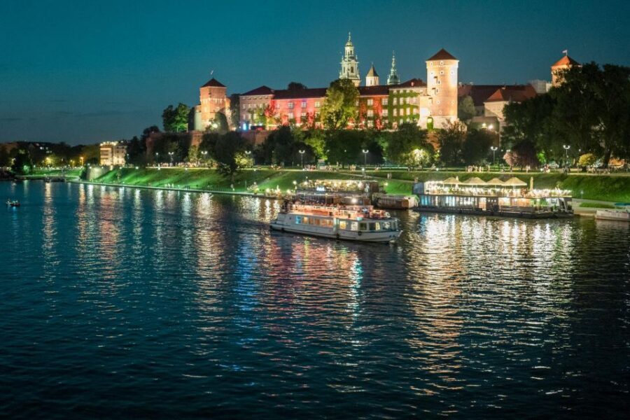 Krakow: Evening Cruise with a Glass of Wine - Why This Vistula Night Cruise Works So Well