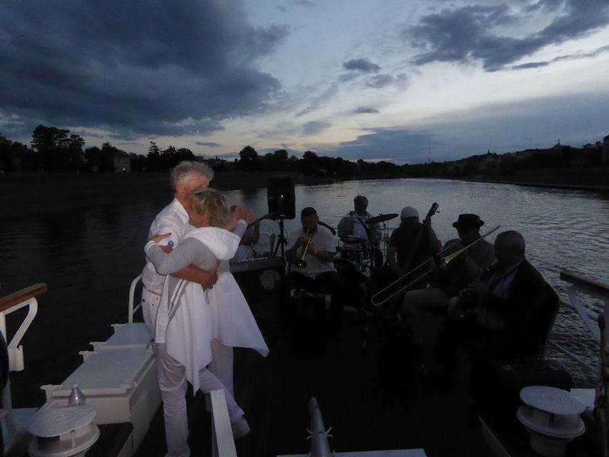 Krakow: Evening Cruise with a Glass of Wine - Wine, Beer, and the Onboard Vibe: What You’ll Actually Feel