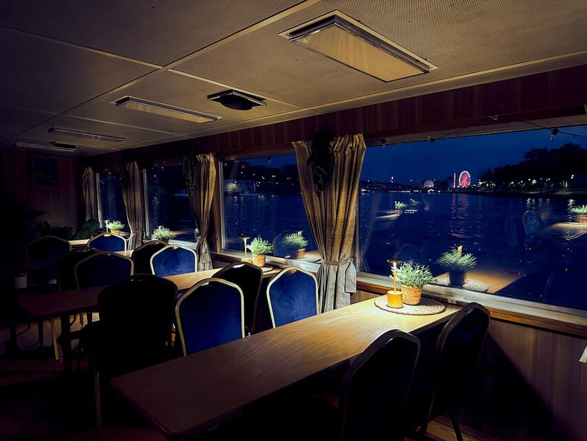 Kraków: Evening or Night River Cruise - The 1-hour route: what you’ll actually see from Wawel to the bridges