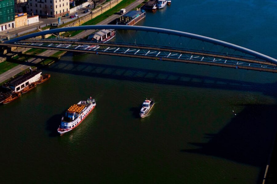Krakow: Evening or Night Sightseeing Cruise - The Audio Guide in English/Polish: How to Get the Full Value