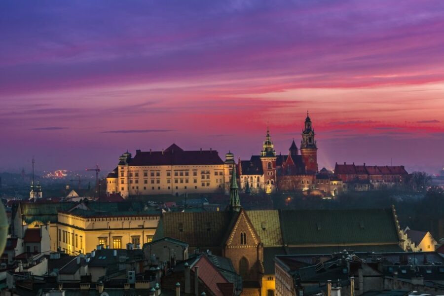 Krakow: Evening Walking Tour with Spooky Stories - Florian Gate to St. Mary’s Basilica: Krakow looks different after dark