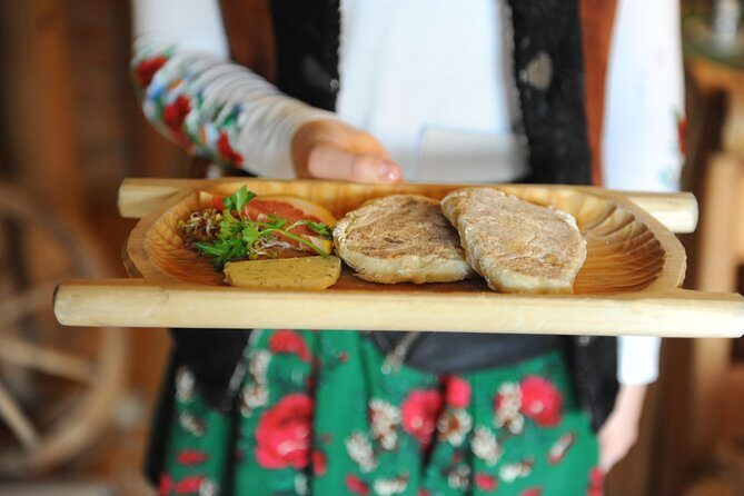 Krakow: Food Tour of 10 Tastings with Pierogi, Vodka & More - The Value: Ten Tastings, One Smart 3-Hour Loop in Krakow