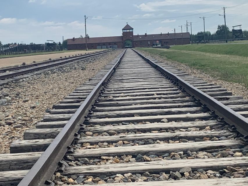 Krakow: Guided Auschwitz-Birkenau Tour - Minivan Transport - Should you book this tour or not?
