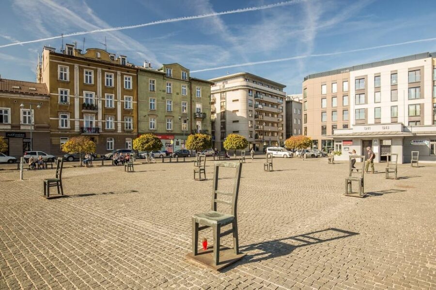 Krakow: Guided Tour of the Jewish Ghetto - Following the original Ghetto Wall remains: what you can still see