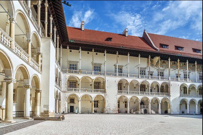 Krakow Guided Tour to Iconic Polish Royal Residence Wawel Castle - Timing reality check: arriving early beats trusting the clock