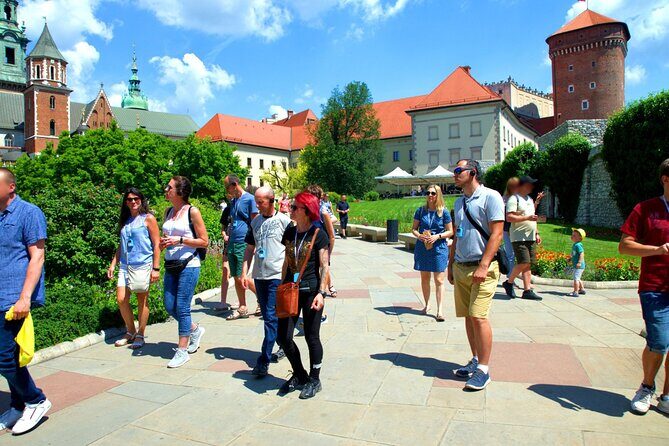 Krakow Guided Tour to Iconic Polish Royal Residence Wawel Castle - Inside the Royal Private Apartments: what you’ll actually see