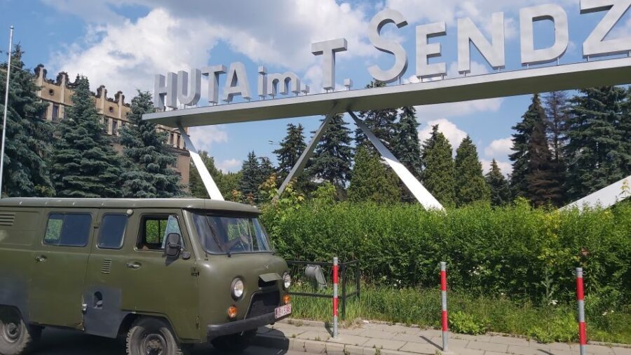 Krakow: Guided Tour to Nowa Huta on Commie Retro Van - Why Nowa Huta feels like a Cold War set with real doors