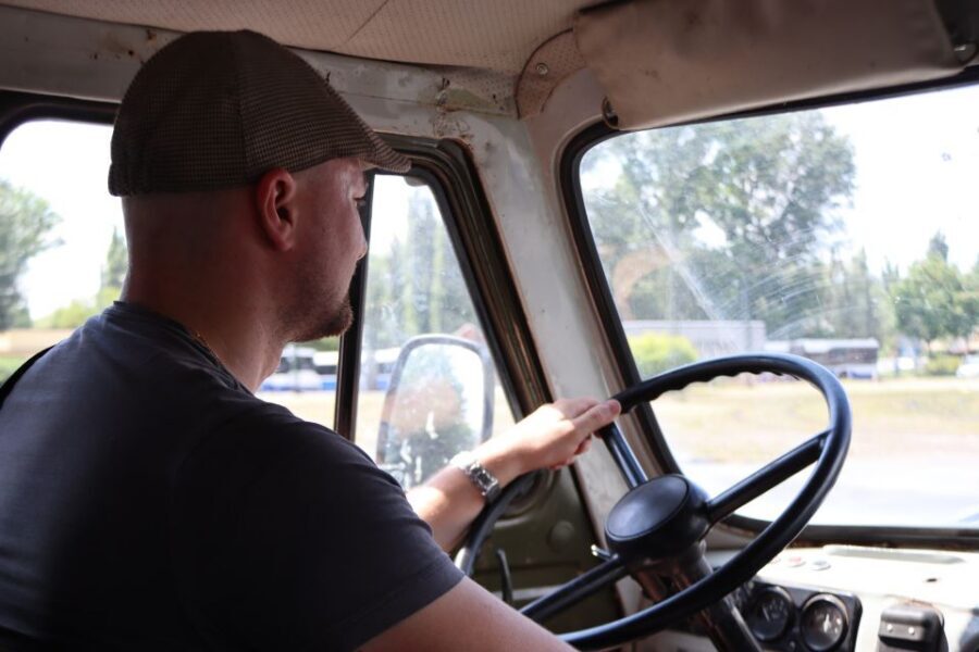 Krakow: Guided Tour to Nowa Huta on Commie Retro Van - The retro UAZ 452 ride from Kraków: noisy, fun, and practical