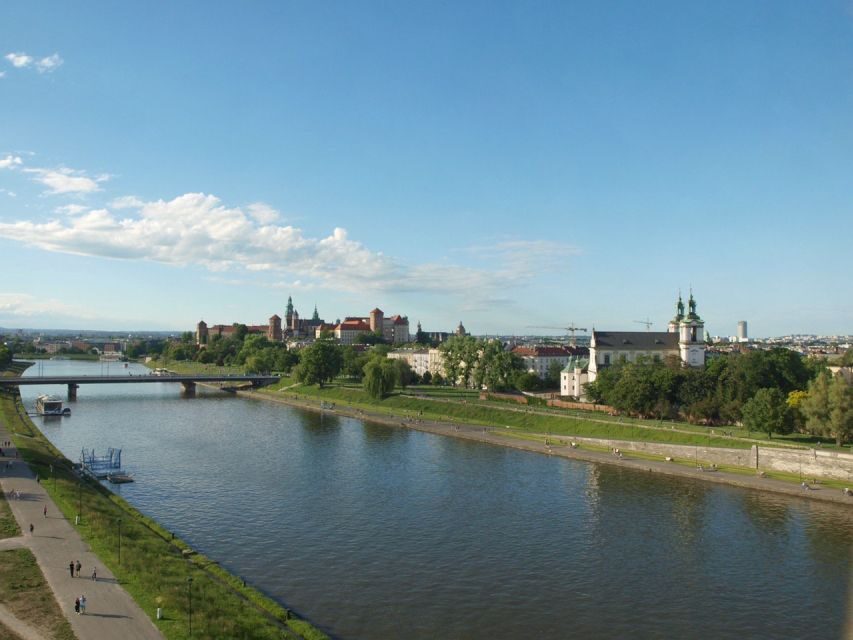Krakow: Guided Wawel Tour, Lunch, and Vistula River Cruise - Where the tour starts and how the 5-hour rhythm works