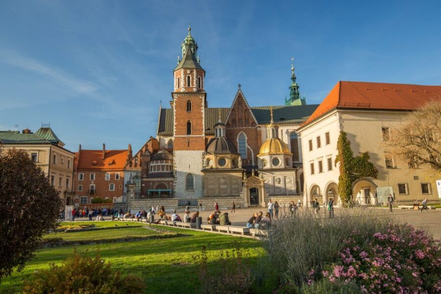 Krakow: Guided Wawel Tour, Lunch, and Vistula River Cruise - Who this tour suits best (and who should consider another plan)