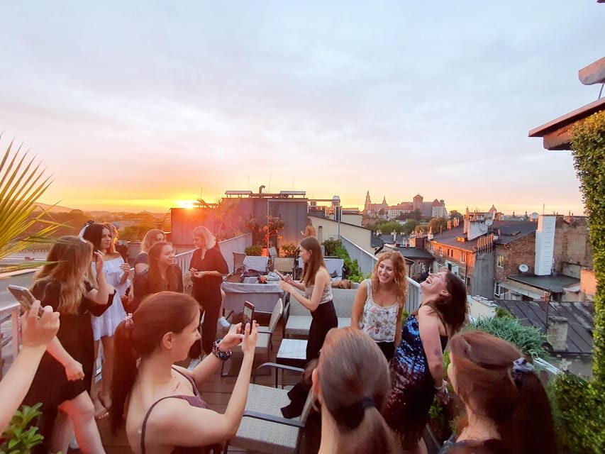 Krakow: Hidden Rooftop Bar Reservation with 1 Cocktail - Sunday music with M.Drums (and the pianist duet)