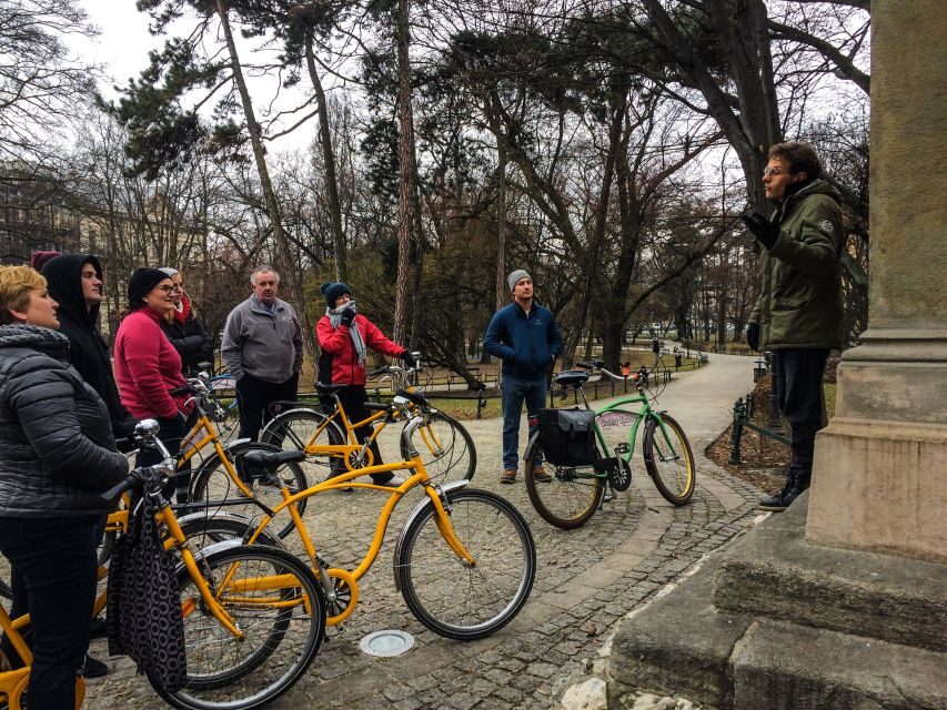Krakow: Highlights of Krakow Bike Tour - Small Group - Key highlights at a glance