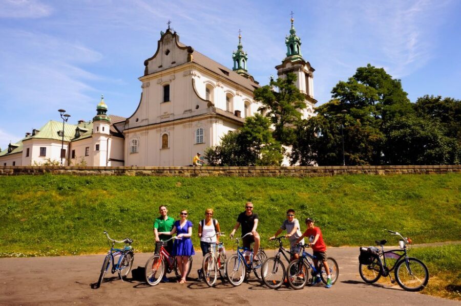 Krakow: Highlights of Krakow Bike Tour - Small Group - Old Town sweep: Main Square, Barbican, Planty Park, and Wawel views