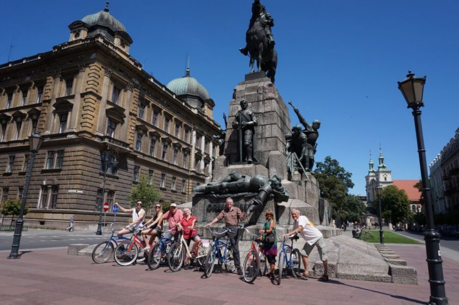 Krakow: Highlights of Krakow Bike Tour - Small Group - The river-garden feeling: why Planty and the Vistula area matter