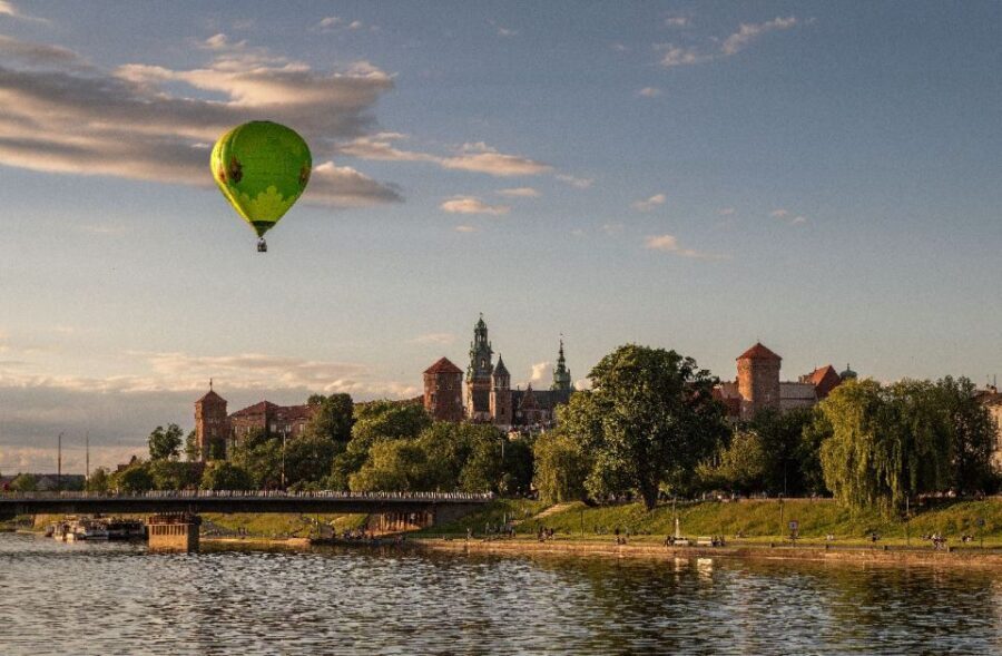 Kraków: Hot Air Balloon Flight with Champagne - Timing and Where You Start: Kornela Makuszyńskiego Meeting Point