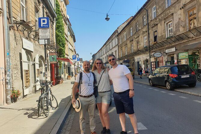 Krakow Jewish District Private Tour. Kazimierz and Jewish Ghetto - Szeroka Street: walking the oldest lanes for perspective
