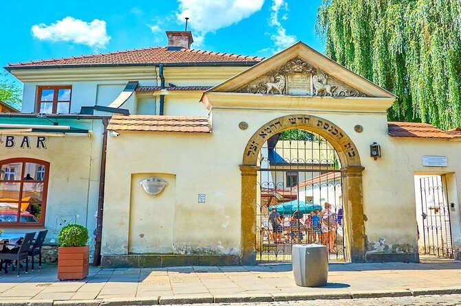 Krakow: Jewish Quarter Kazimierz & Schindler's Factory & Ghetto Guided Tour - Schindler’s Enamel Factory: where the museum does the heavy lifting