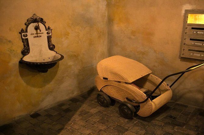 Krakow: Jewish Quarter Kazimierz & Schindler's Factory Guided Tour - The pace question: 3.5 hours sounds short for this topic
