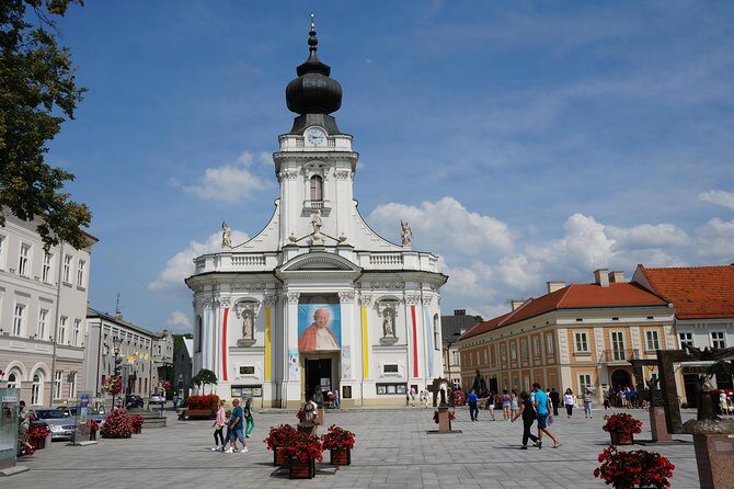 Krakow: John Paul II Home & Black Madonna Sanctuary - Guided Tour - Who this guided day trip suits best