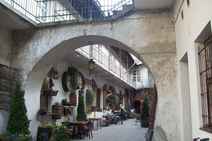 Krakow Kazimierz and Jewish Ghetto Tour with Synagogues - Price vs value: is $100 per person fair here?