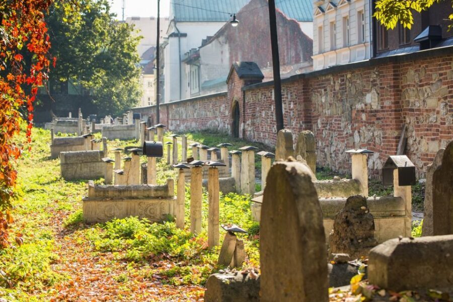 Krakow: Kazimierz Jewish Quarter Guided Walking Tour - Should you book this Kazimierz walking tour?