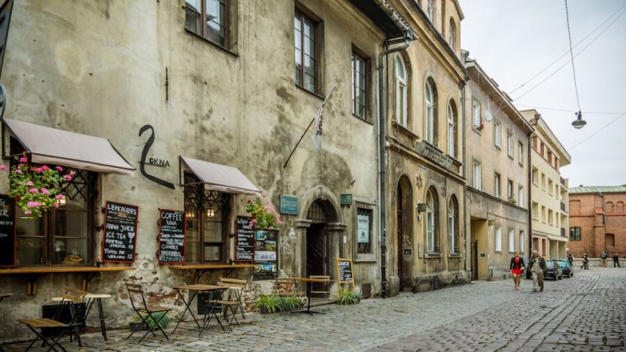 Krakow: Kazimierz Jewish Quarter Walking Tour - Walking Kazimierz: the quarter’s story in a 90–120 minute loop
