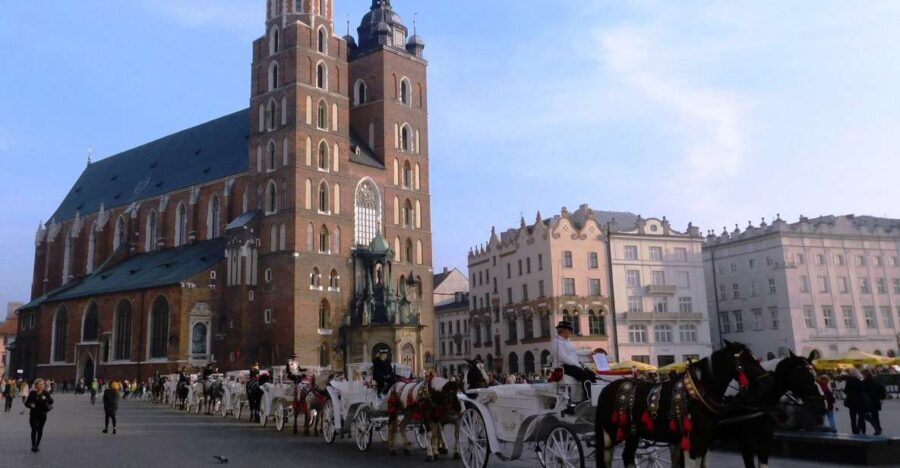Krakow Old Town and Jewish Quarter in one guided walk - Church of St. Francis of Assisi: A Quick but Helpful Stop