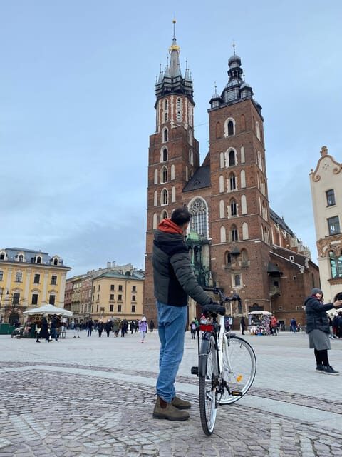 Krakow: Old Town and Kazimierz Guided Bike Tour - Getting Oriented: Start at ZeeTour and Get a Real Route